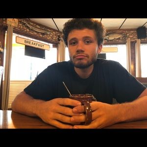 Meet your Posher, Zach